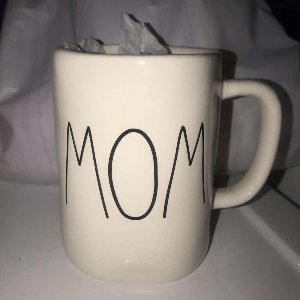 Rae Dunn MOM m stamped mug